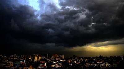 නිරිතදිග මෝසමක් එපා වැලි කතරට