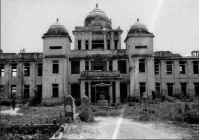 යාපනේ පුස්තකාලය දැවුනි