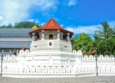 දළදා සමිඳු රැකදේවා මගේ පියා....