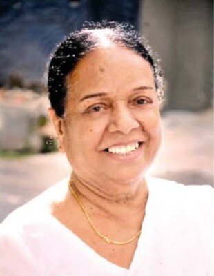 දෙනෝදාහක් පුතුට කිරි දී