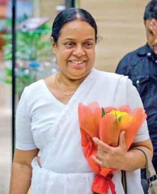 සරල මිහිදිනියේ උතුම් නිර්වාණයෙන් සැනසේවා ,,