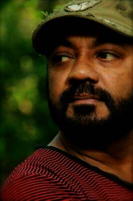 සුපුරුදු සිනහව පානු මැන ........